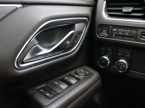 Used 2023 GMC Yukon SLT image 15