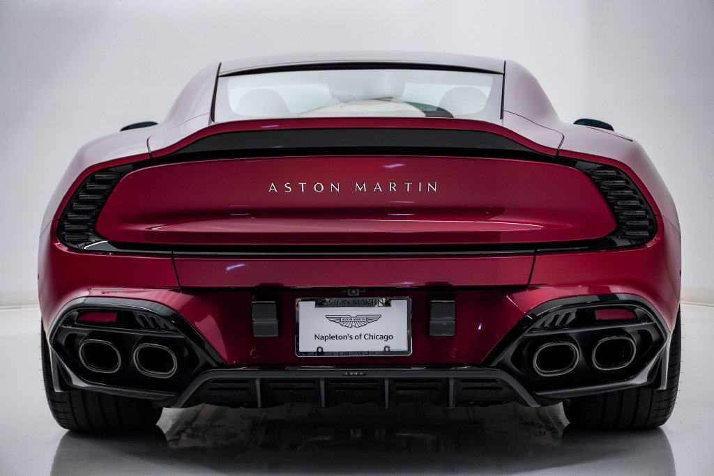 Used 2025 Aston Martin Vanquish RWD image 7