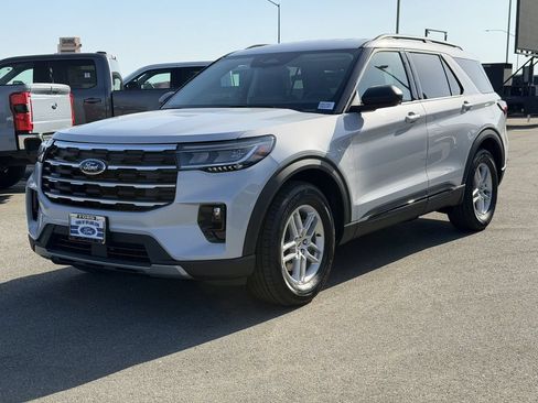 New 2026 Ford Explorer Active w/ Active Comfort Package RWD image 4