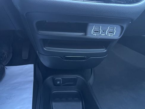 Used 2024 Chrysler Pacifica Touring-L w/ S Appearance Package image 69