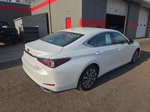 Used 2022 Lexus ES 350 image 5