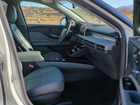 Used 2022 Lincoln Corsair FWD w/ Equipment Group 101A image 31