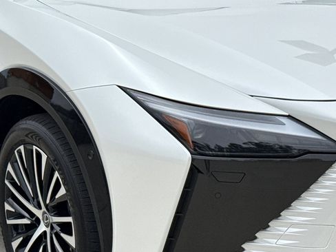 Certified 2023 Lexus RZ 450e Premium w/ Technology Package AWD/4WD image 12
