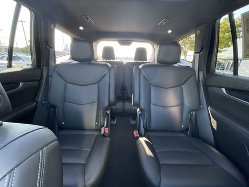 Certified 2025 Cadillac XT6 Premium Luxury image 21