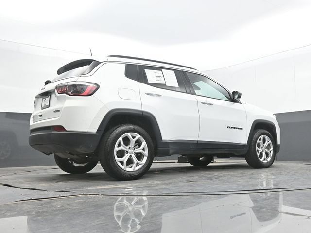 Used 2024 Jeep Compass Latitude AWD/4WD image 59