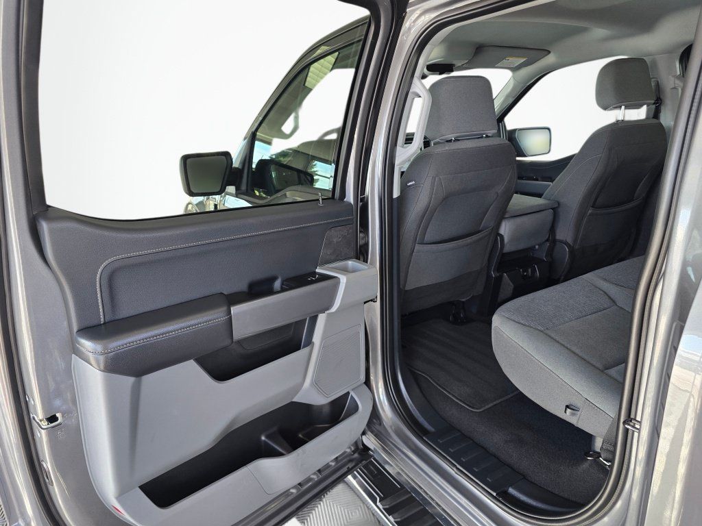 Used 2025 Ford F150 XLT w/ Equipment Group 301A Standard AWD/4WD image 32
