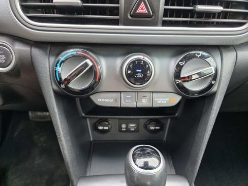 Used 2018 Hyundai Kona SEL w/ SEL Tech Package 02 image 11