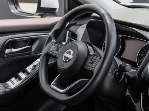 Used 2023 Nissan Rogue SV FWD image 15