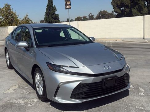 Used 2026 Toyota Camry LE FWD image 37