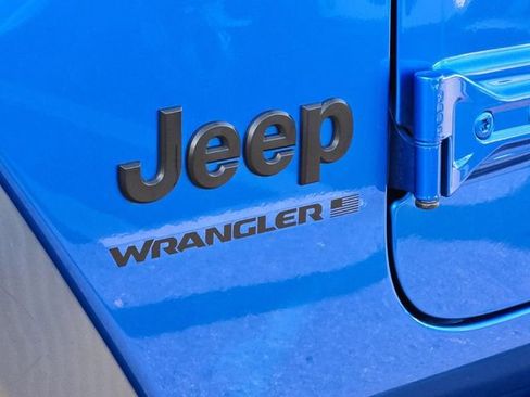 Used 2024 Jeep Wrangler Sport S image 10