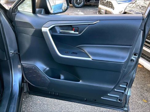 Used 2019 Toyota RAV4 XLE image 21