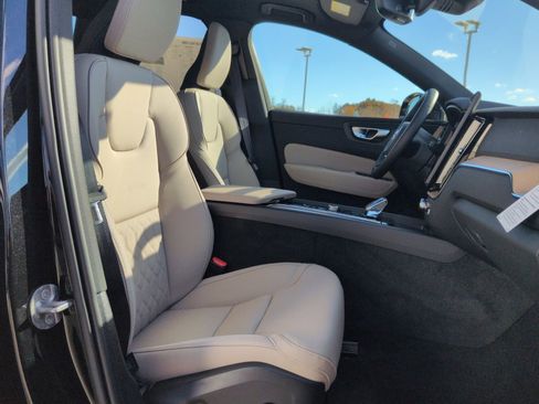 New 2026 Volvo XC60 B5 Plus w/ Protection Package Premier image 27