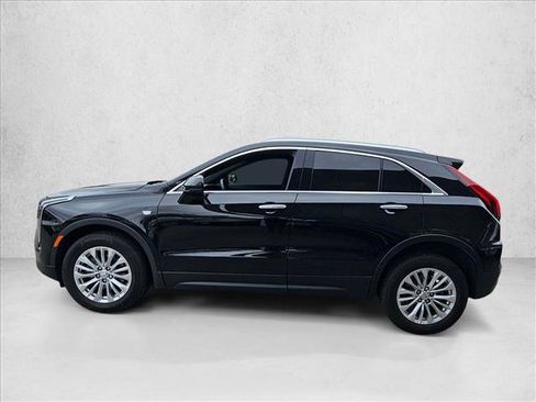 Used 2024 Cadillac XT4 Luxury w/ Cold Weather Package image 8