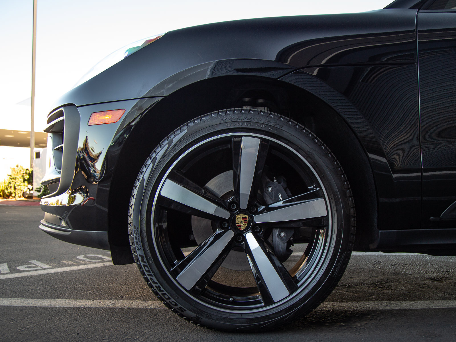 Certified 2026 Porsche Macan AWD/4WD image 11