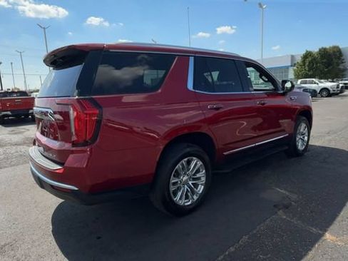 Used 2023 GMC Yukon SLT AWD/4WD image 8