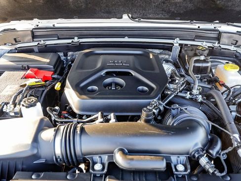 New 2025 Jeep Wrangler Unlimited Rubicon image 32