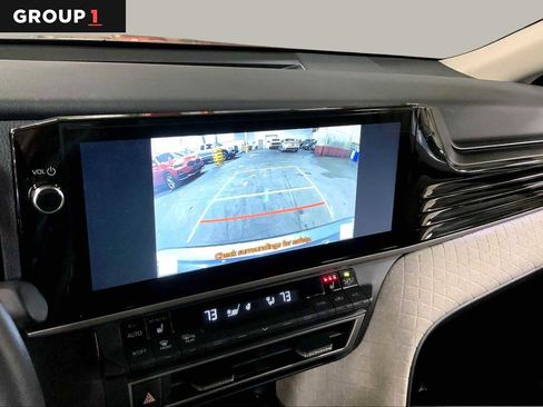 Used 2025 Toyota Camry XLE AWD/4WD image 27