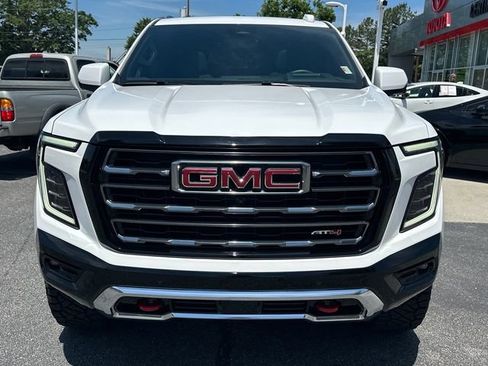 Used 2025 GMC Yukon XL AT4 w/ AT4 Premium Package AWD/4WD image 8