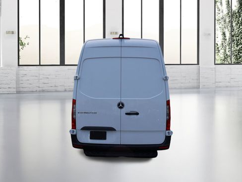 Used 2024 Mercedes-Benz eSprinter 170 Cargo image 4