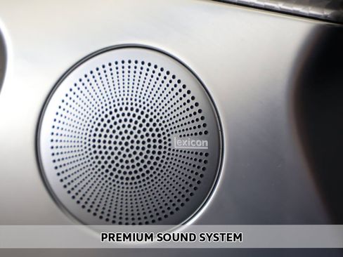 Used 2023 Genesis G70 2.0T w/ Sport Prestige Package image 5