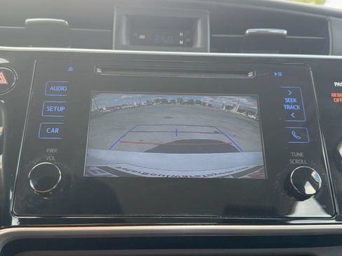 Used 2017 Toyota Corolla SE FWD image 22