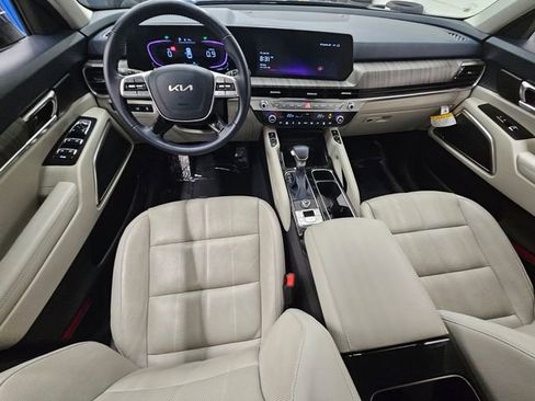 Used 2024 Kia Telluride EX w/ EX Captain's Chair Package image 13