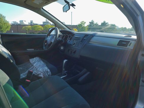 Used 2010 Nissan Versa 1.8 S w/ PWR Plus Pkg FWD image 10