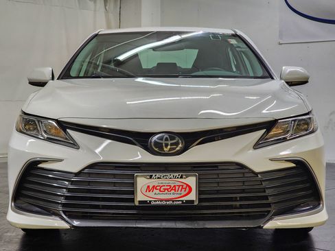 Used 2021 Toyota Camry LE image 12