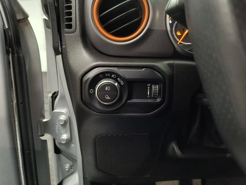 Used 2023 Jeep Gladiator Mojave w/ LED Lighting Group AWD/4WD image 28