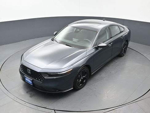 Used 2025 Honda Accord SE image 40