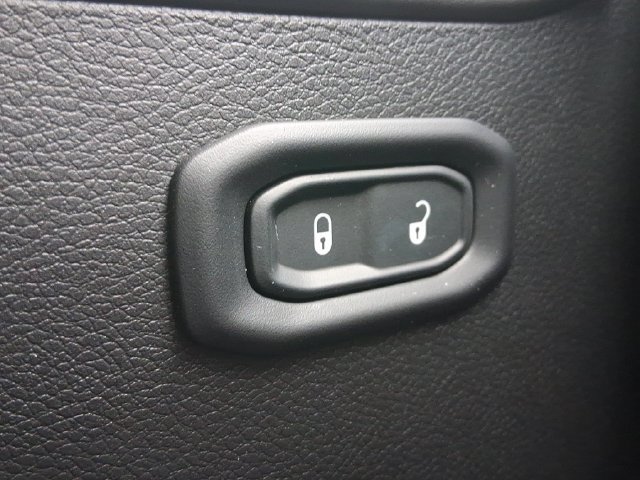 Used 2026 Jeep Wrangler Unlimited Rubicon AWD/4WD image 39