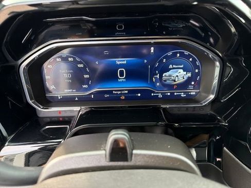 Used 2023 Chevrolet Silverado 1500 High Country w/ Technology Package image 16