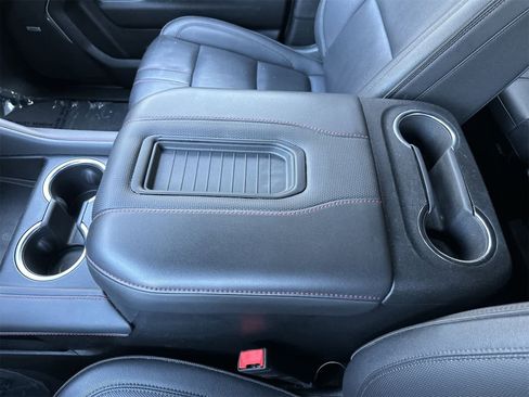 Used 2024 Chevrolet Suburban RST image 16