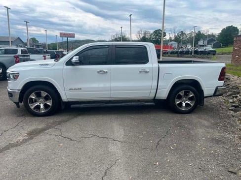 Used 2022 RAM 1500 Laramie AWD/4WD image 3
