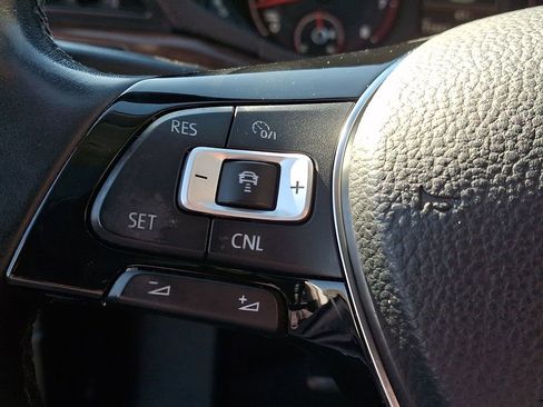 Used 2020 Volkswagen Passat 2.0T SEL FWD image 22