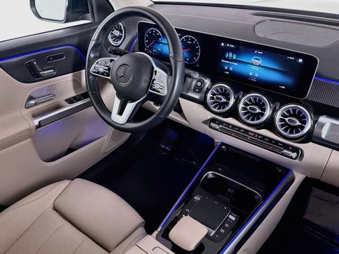 Used 2021 Mercedes-Benz GLB 250 image 16