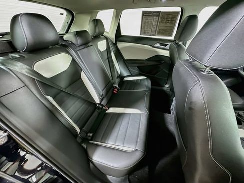 Certified 2025 Volkswagen Taos SEL AWD/4WD image 29