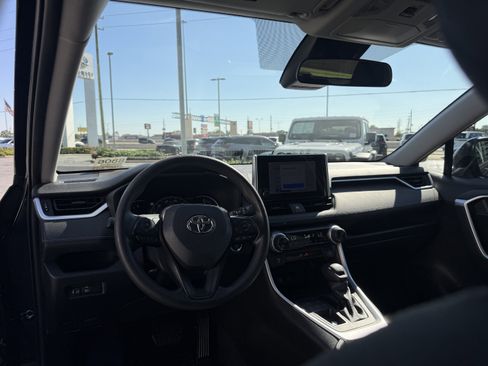 Used 2024 Toyota RAV4 XLE image 16