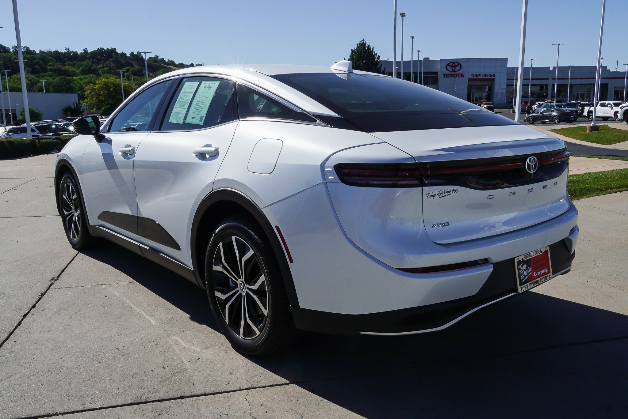 Certified 2023 Toyota Crown AWD/4WD image 6