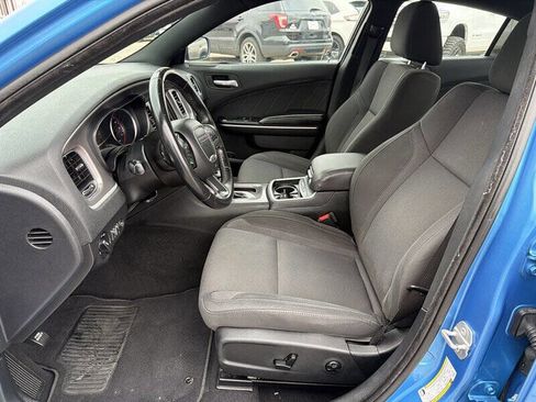 Used 2019 Dodge Charger SXT image 12