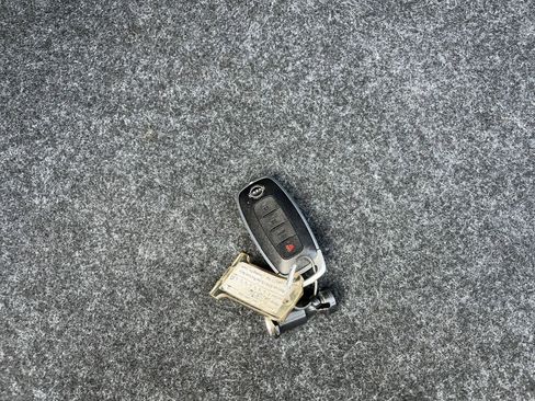 Used 2025 Nissan Versa SV image 21