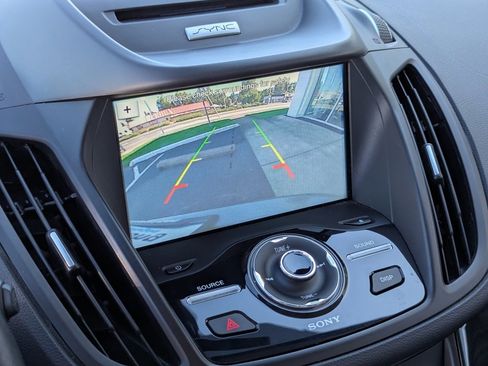 Used 2017 Ford C-MAX Energi Titanium w/ Equipment Group 501A image 19