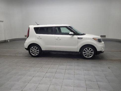 Used 2019 Kia Soul + image 11