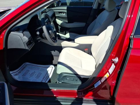 New 2025 Honda Accord SE image 12