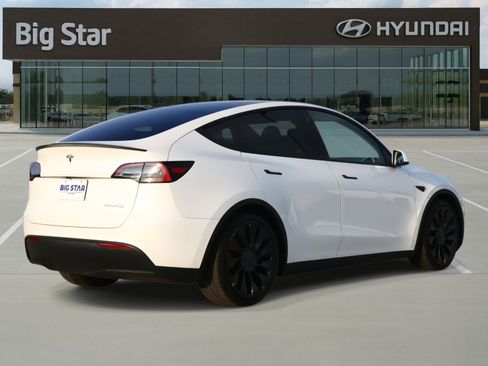 Used 2022 Tesla Model Y Performance image 4