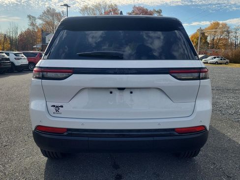 New 2025 Jeep Grand Cherokee Altitude image 6