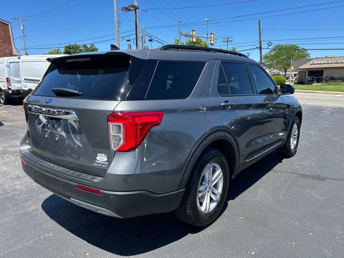 Certified 2023 Ford Explorer XLT w/ Equipment Group 202A AWD/4WD image 18