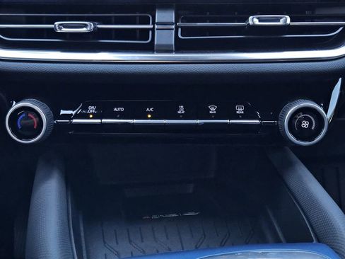 New 2026 Chevrolet Equinox EV LT image 14