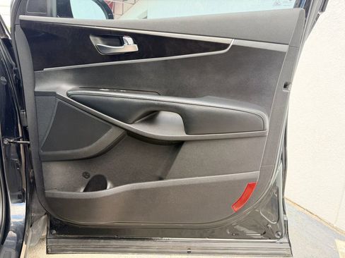 Used 2018 Kia Sorento FWD image 23