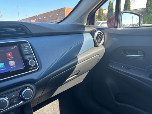 Used 2025 Nissan Versa SV image 33